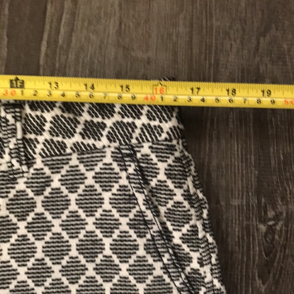 Gap Shorts NWOT Sz 8 - Picture 5 of 7